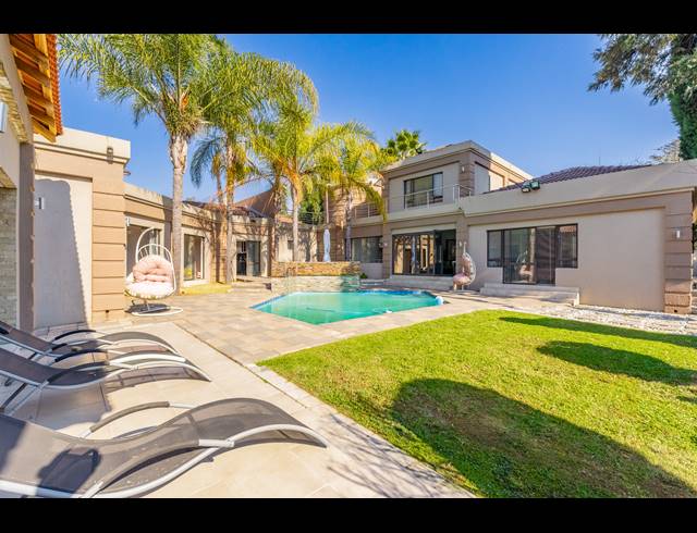 5 BEDROOM HOUSE FOR SALE IN FOURWAYS GARDENS